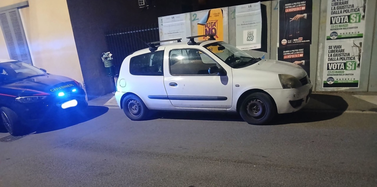 Aggressione e insulti durante affissione di manifesti sul referendum a Cornate d’Adda