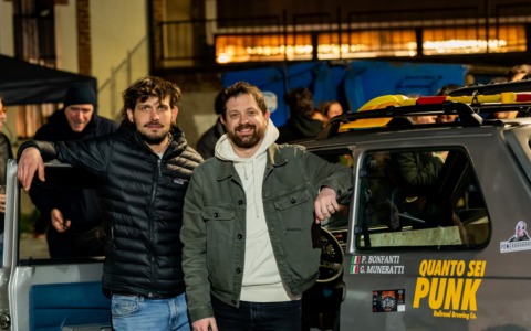 Due brianzoli in sfida nel Sahara con una storica “Panda”