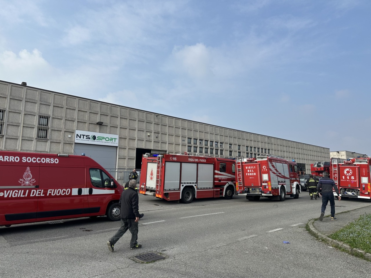 Incendio in azienda a Cavenago, l’intervento dei Vigili del Fuoco