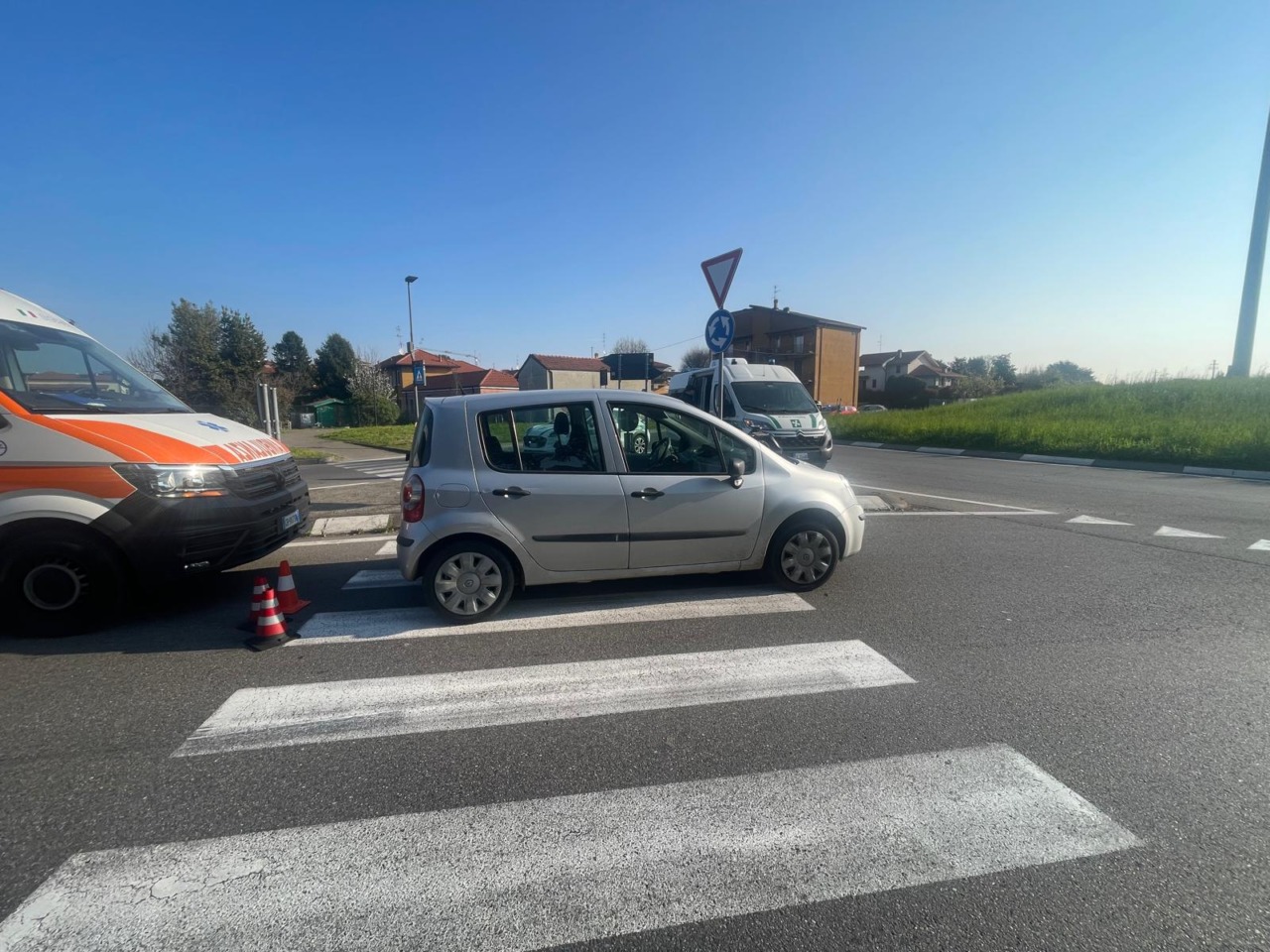 Investito un 14enne mentre attraversa sulle strisce pedonali