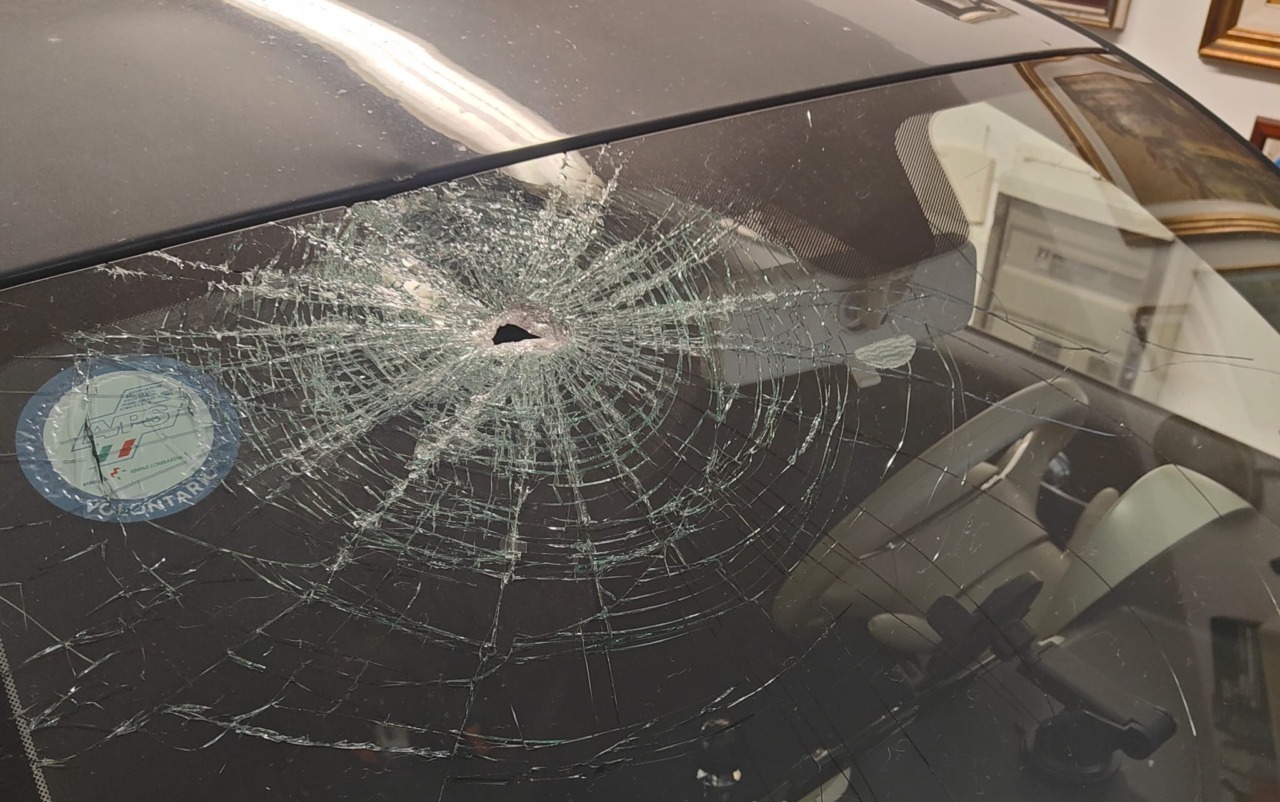 Tre ragazzi arrestati per lanci di sassi da un cavalcavia