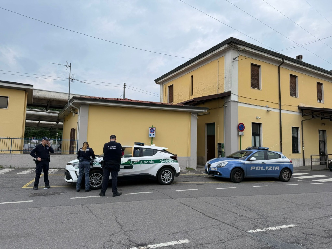 Controlli serrati alla Stazione di Carnate: Forze dell’ordine in azione