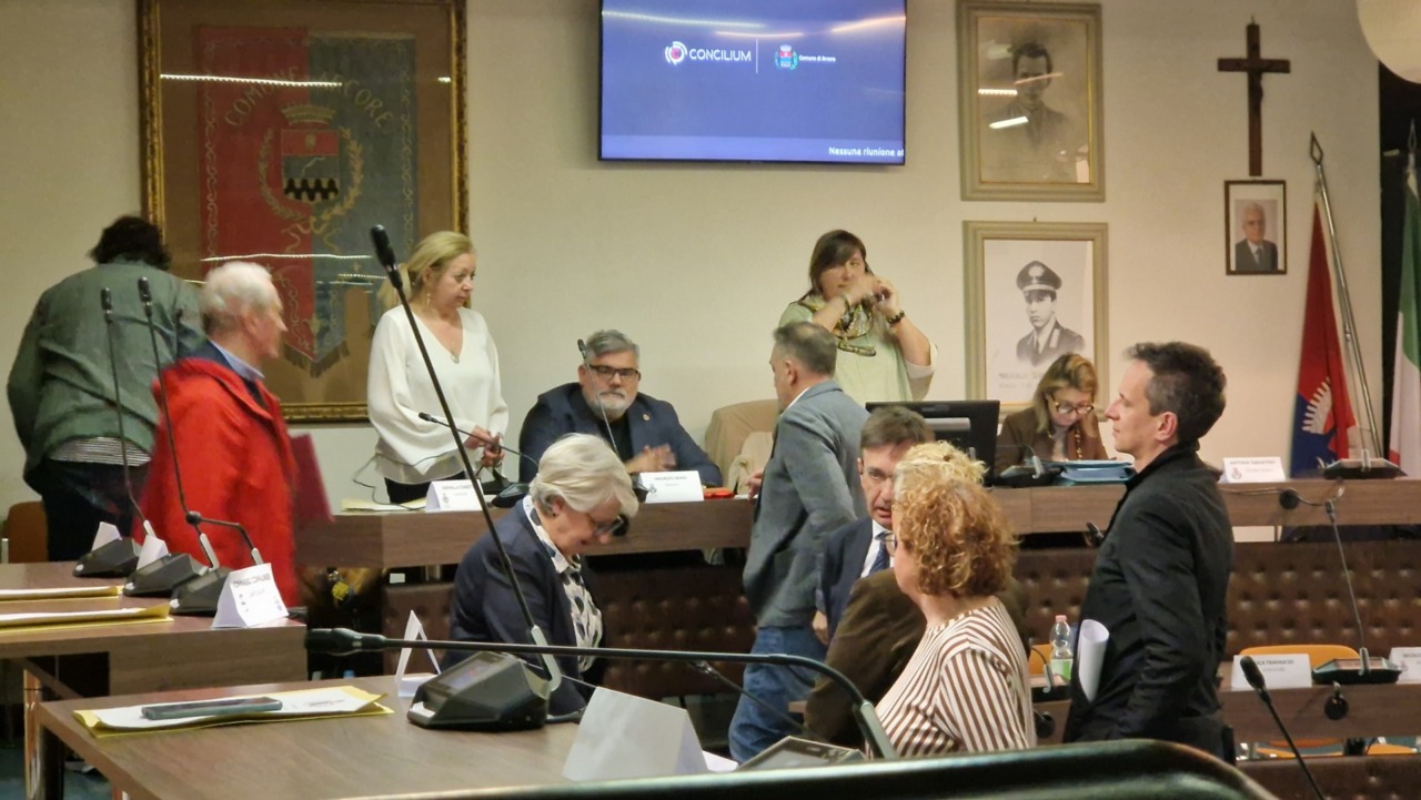 Crollo della Giunta di Arcore: il bilancio non passa, futuro incerto per l’esecutivo Bono