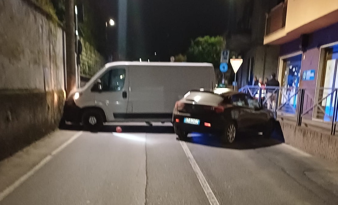 Ennesimo assalto a un’azienda di cosmetici a Ronco Briantino