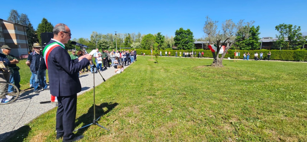 Il Giardino della Memoria si arricchisce con un faggio dedicato alla Liberazione