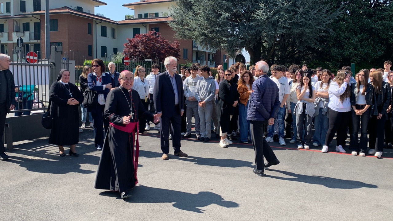 L’arcivescovo Mario Delpini incontra gli studenti della Ecfop