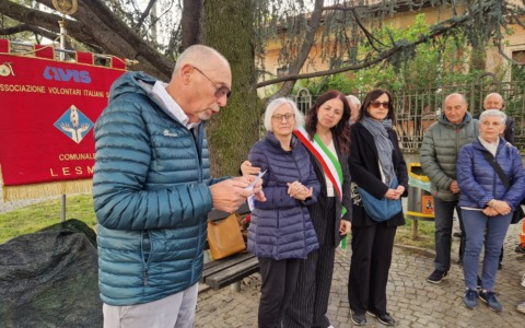 Lesmo, una panchina in memoria di Silvano: 25 anni di volontariato con Avis