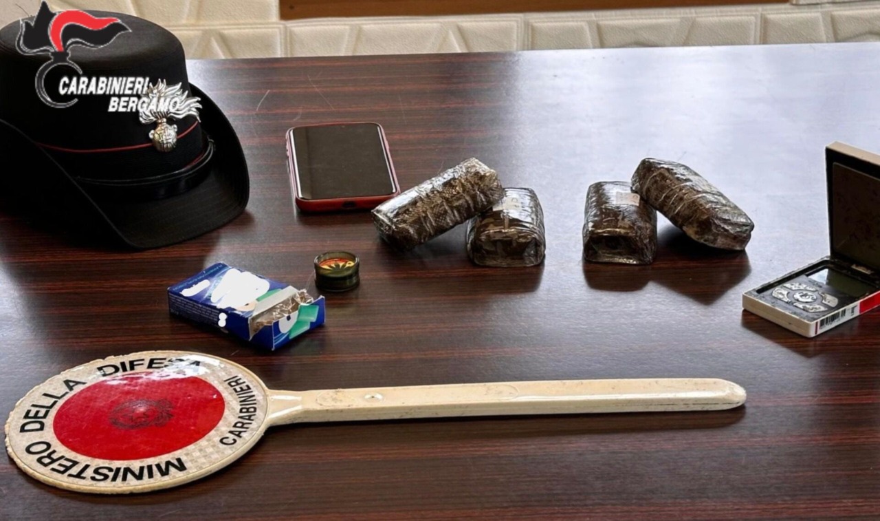 Un 18enne arrestato per spaccio di droga tra studenti