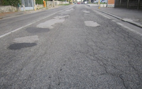 Rifacimento del manto stradale nel Quartiere Sud