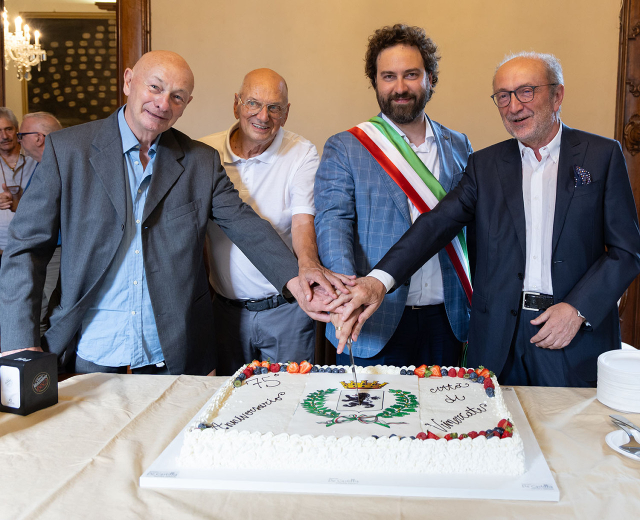 Funerali dell’ex sindaco Enrico Villa, lutto cittadino