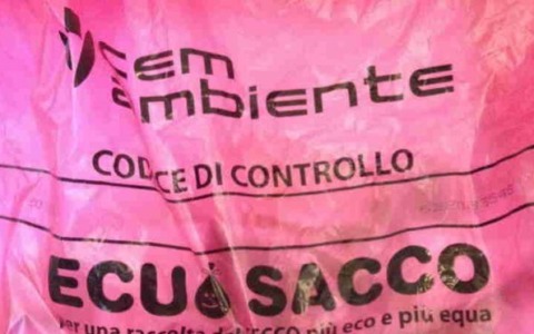 Multa per chi non ritira i sacchetti per la raccolta differenziata