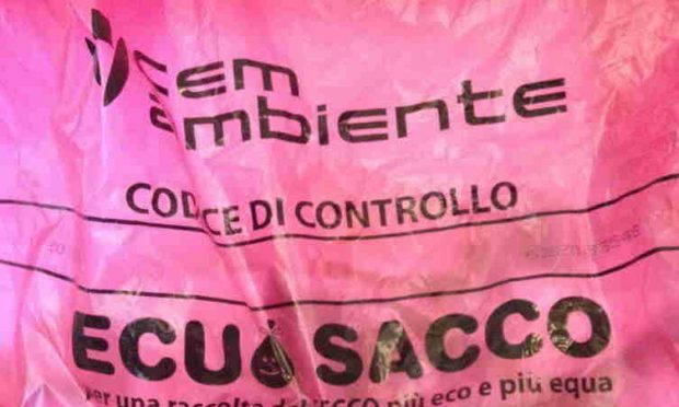 Multa per chi non ritira i sacchetti per la raccolta differenziata