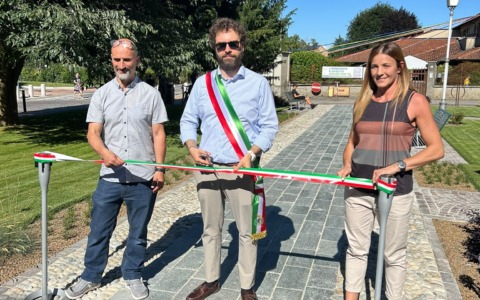 Rinnovamento a Oreno: inaugurata una nuova area verde