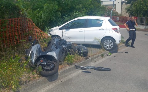Scontro tra moto e auto, 33enne in gravi condizioni ad Agrate