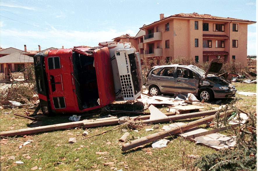 25 anni dal tornado che devastò il Vimercatese: la memoria di un evento drammatico