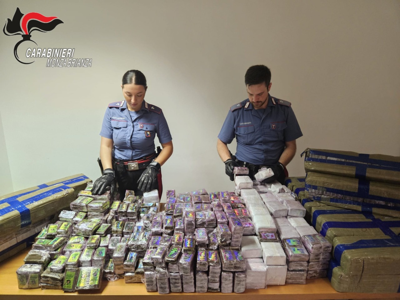 Coppia arrestata a Cornate d’Adda con 275 kg di hashish e 12mila euro in contante