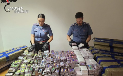 Coppia arrestata a Cornate d’Adda con 275 kg di hashish e 12mila euro in contante