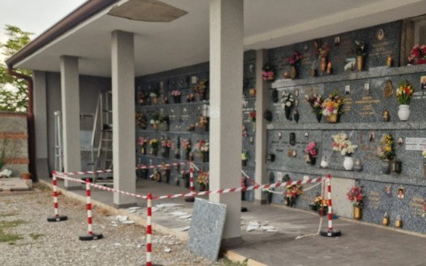 Crollo al cimitero di Camparada: fortunatamente nessun ferito