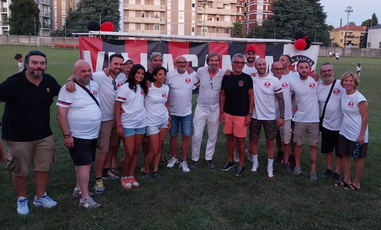 Il Milan Club ‘La Santa Rossonera’ dona un defibrillatore a Villasanta e aiuta la Cosov