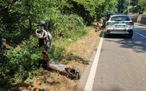 Incidente in viale Brianza: 26enne cade dal monopattino e riporta un trauma cranico